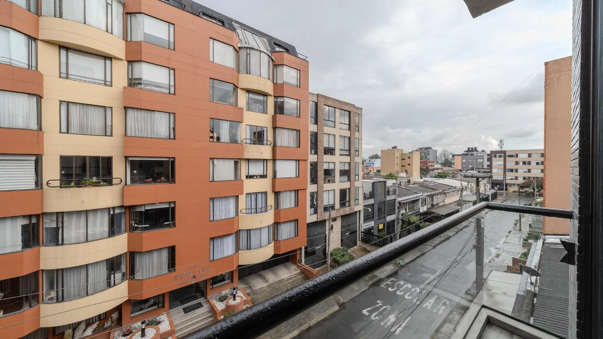 Frag x Ahead Apartment