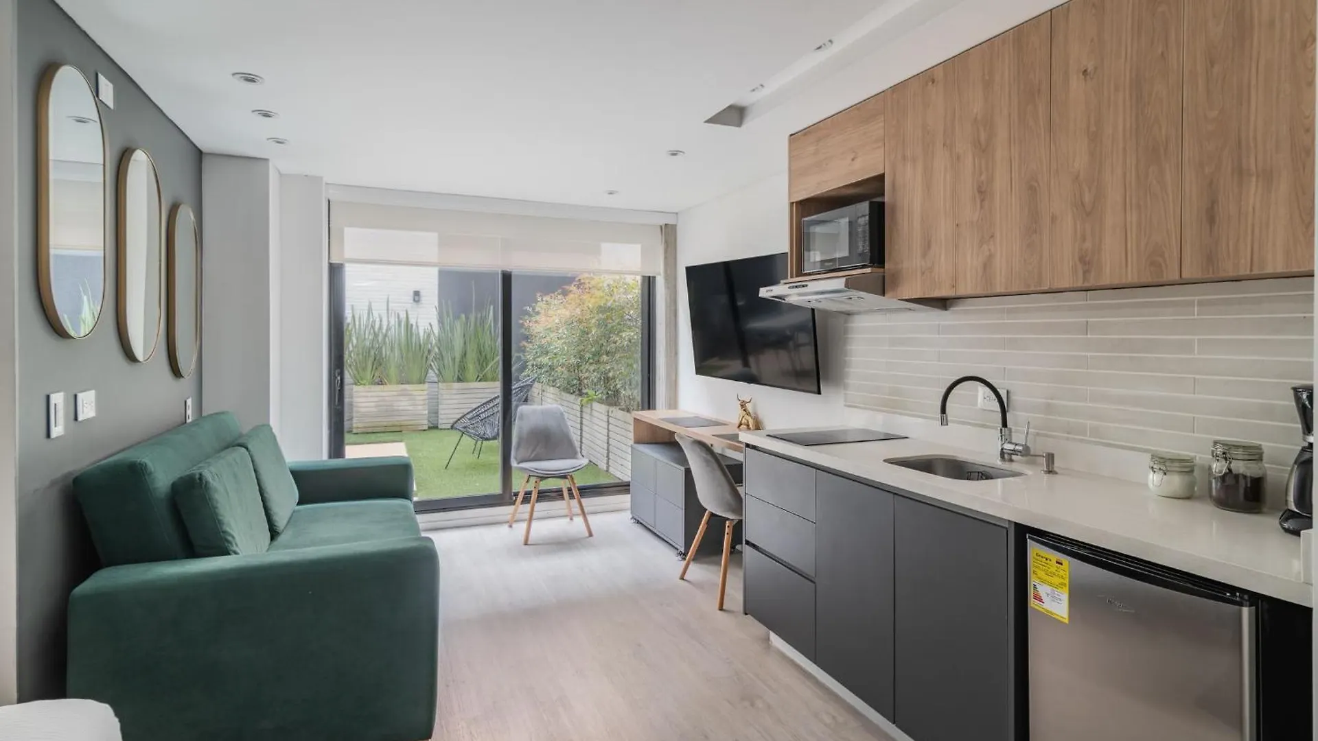 Frag x Ahead Apartment